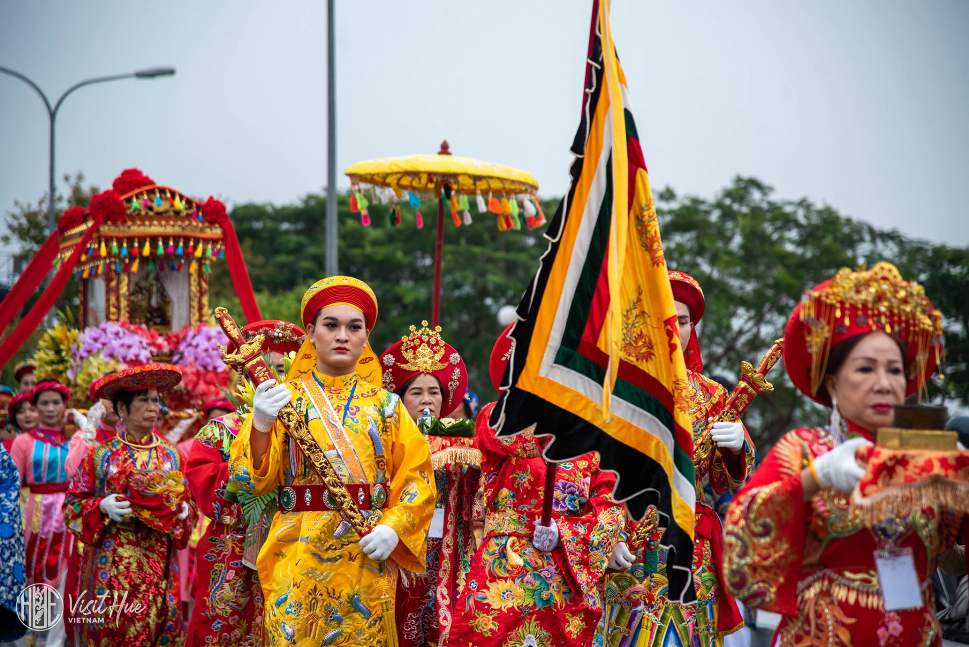 Nhiều hoạt động 