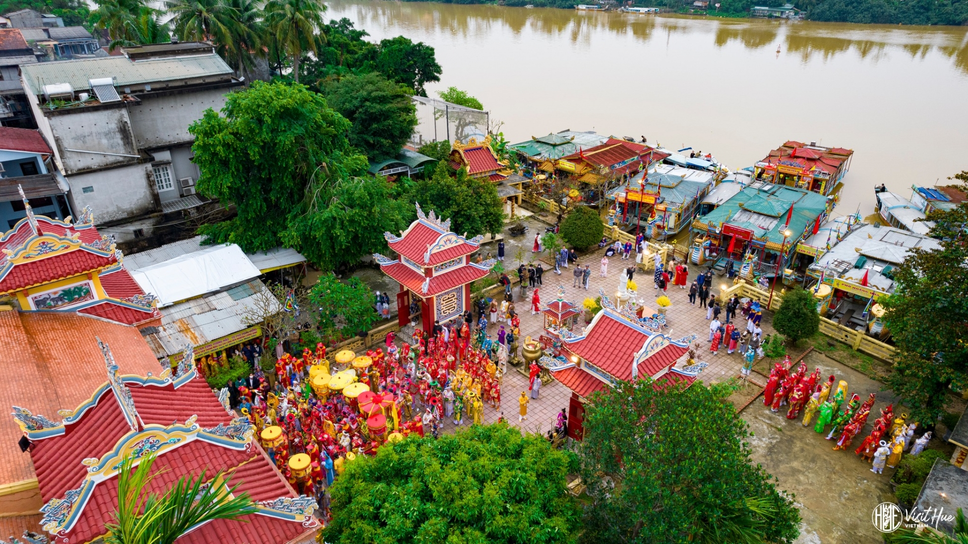 Nhiều hoạt động 