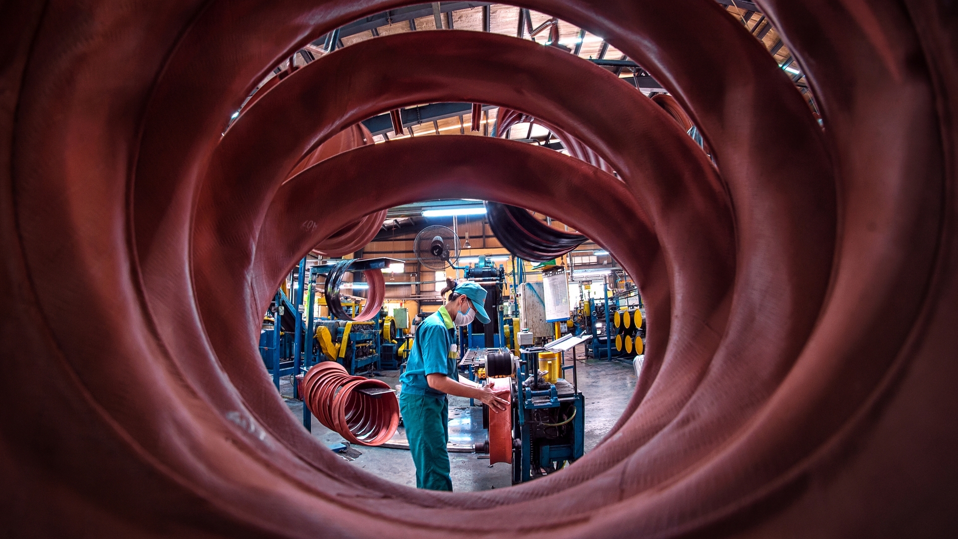 Tăng giờ làm thêm tạm thời, sao lại không làm!