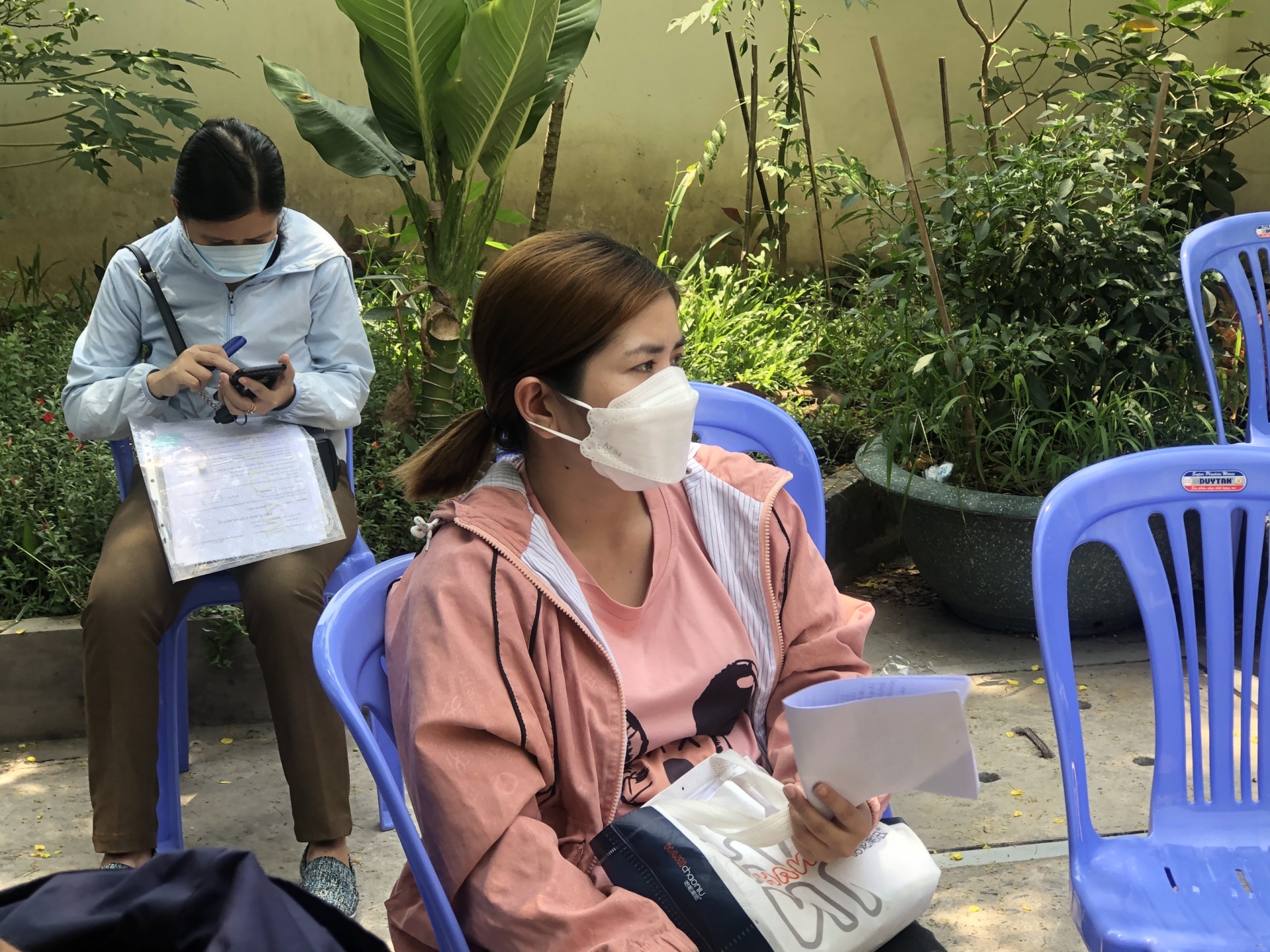 TP. HCM: Xếp hàng từ 5 giờ sáng để rút BHXH một lần TP. HCM: Xếp hàng từ 5 giờ sáng để rút BHXH một lần