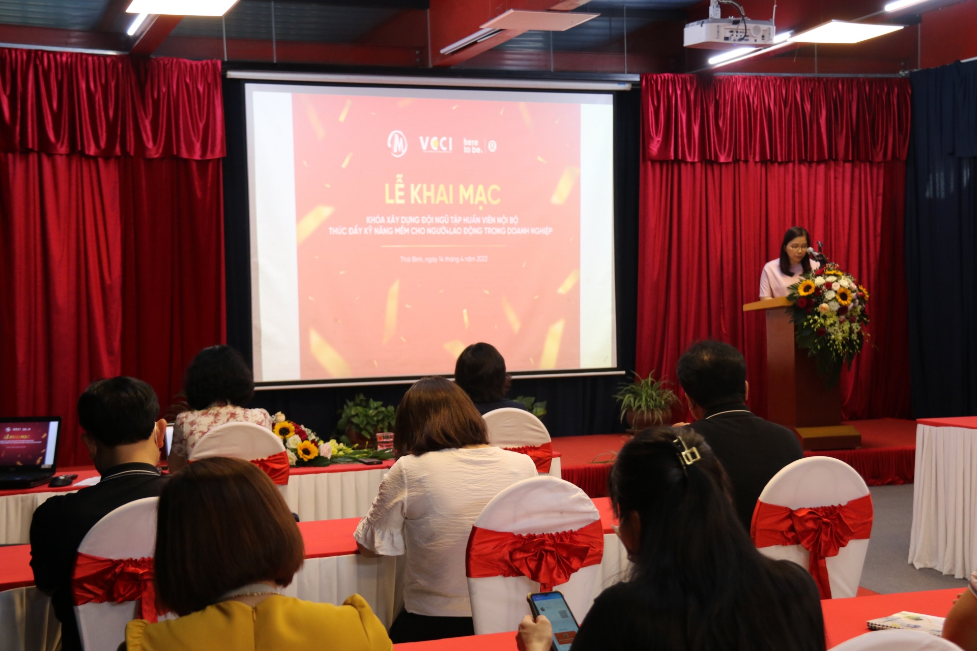 Khai mạc khoá tập huấn viên nội bộ thúc đẩy kỹ năng mềm cho người lao động Khai mạc khoá tập huấn viên nội bộ thúc đẩy kỹ năng mềm cho người lao động