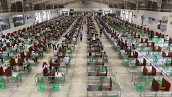 Bữa ăn ca tại Công ty TNHH Giày Chingluh Việt Nam: Công nhân được chọn thực đơn