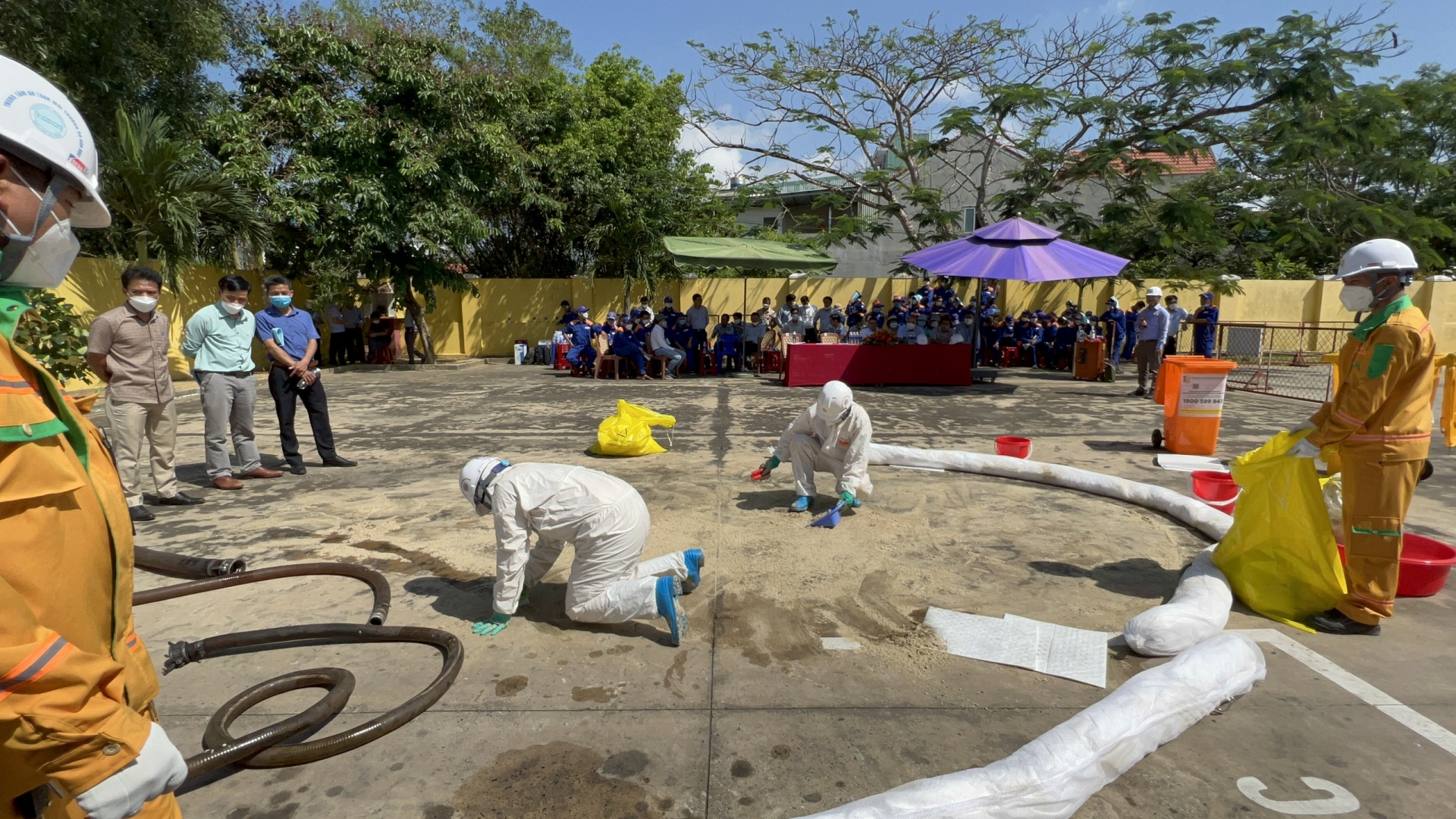 Nâng cao khả năng ứng phó sự cố tràn dầu cho người lao động