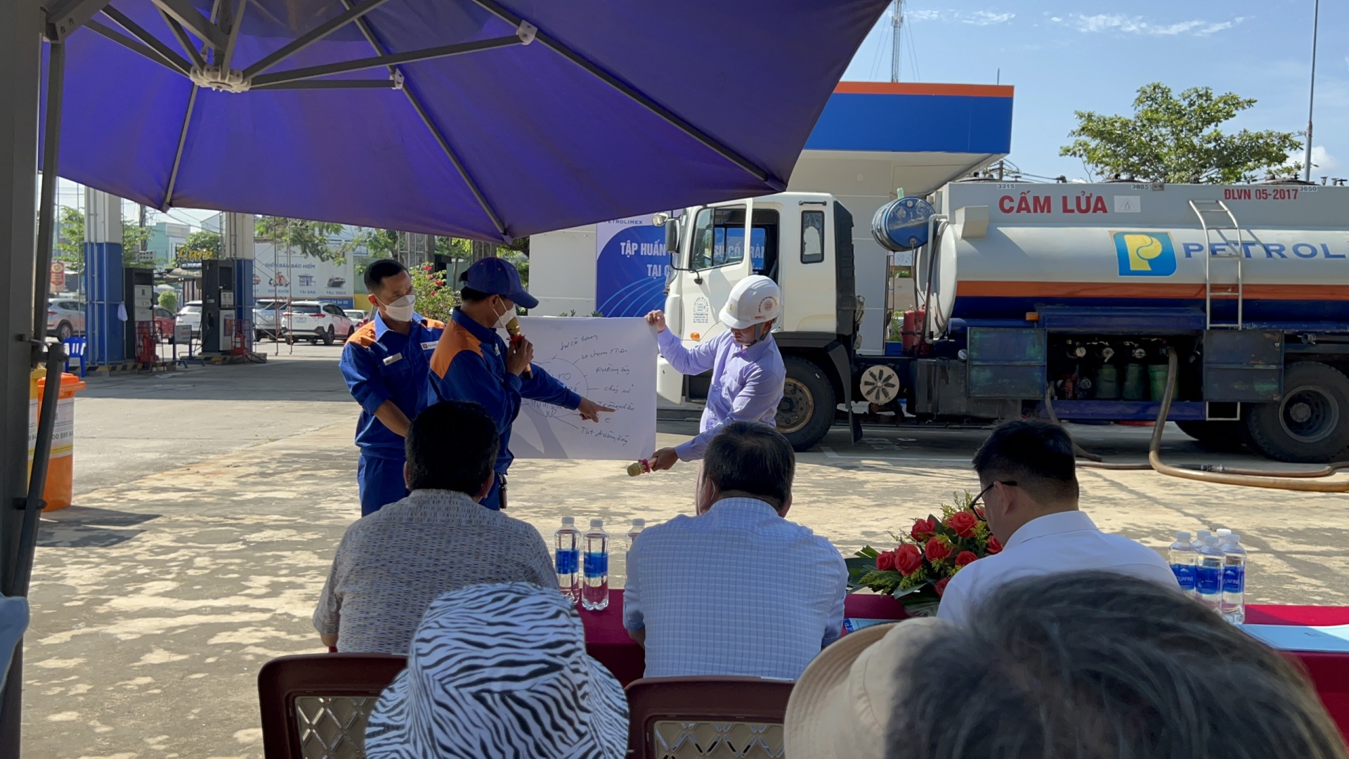 Nâng cao khả năng ứng phó sự cố tràn dầu cho người lao động