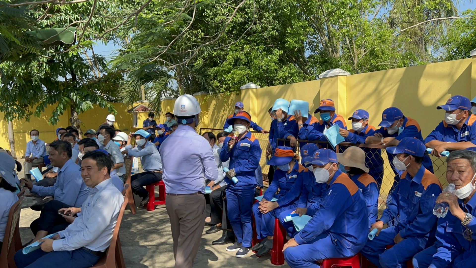 Nâng cao khả năng ứng phó sự cố tràn dầu cho người lao động