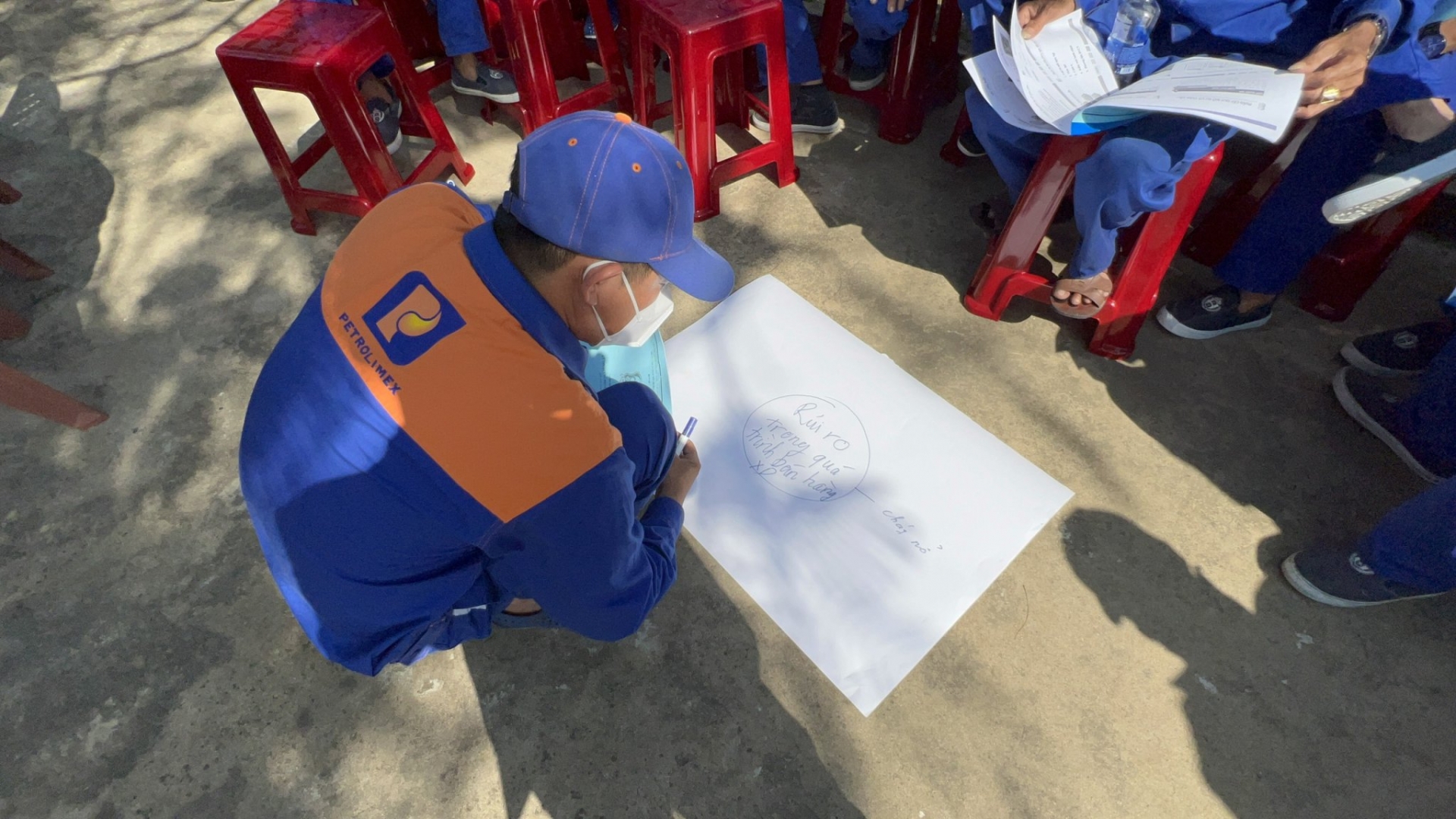 Nâng cao khả năng ứng phó sự cố tràn dầu cho người lao động