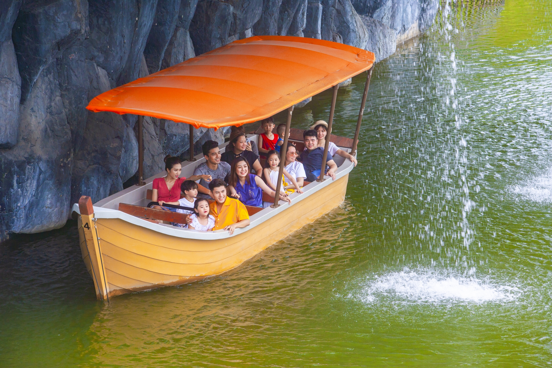 Vui không giới hạn, đón trọn niềm vui hè này tại Sun World Halong Complex Vui không giới hạn, đón trọn niềm vui hè này tại Sun World Halong Complex