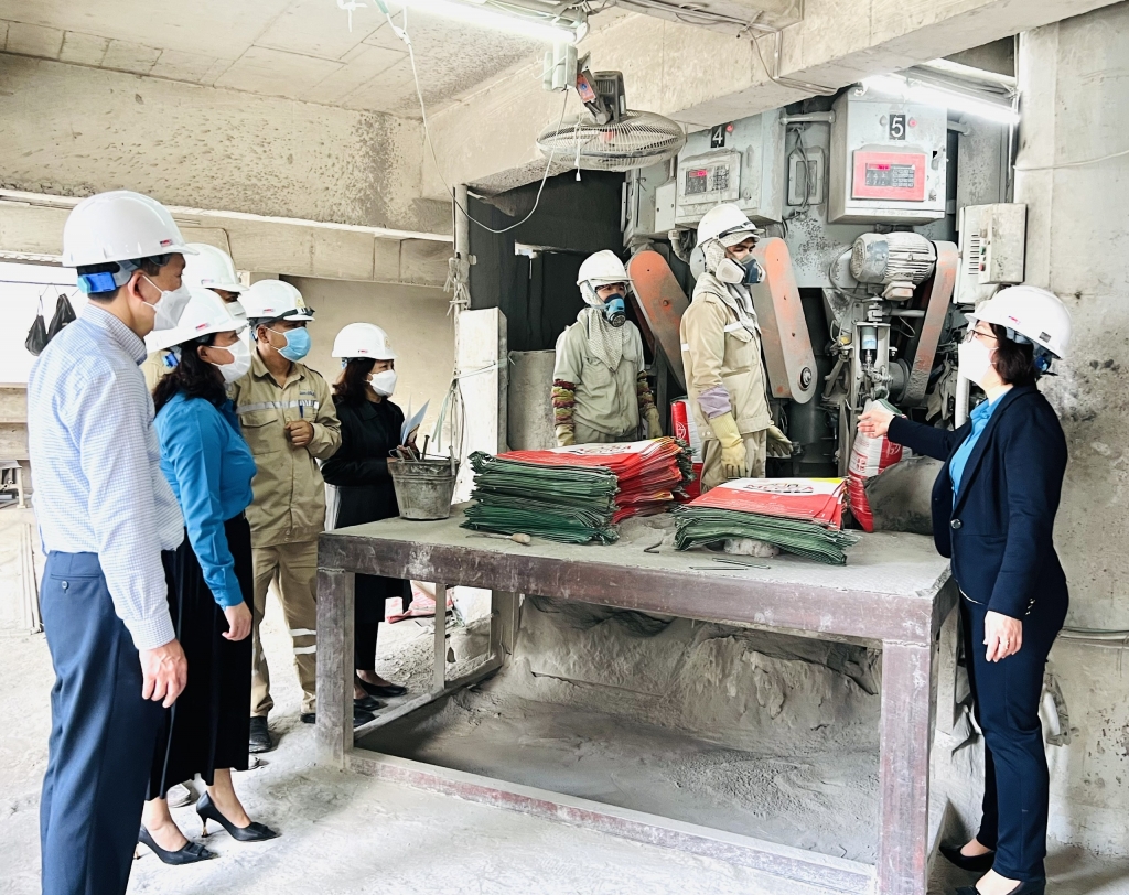 Trên 600 nghìn lao động ngành Xây dựng và Công nghiệp thiếu việc làm Những tác động tới việc làm, đời sống của lao động ngành Xây dựng do đại dịch Covid-19