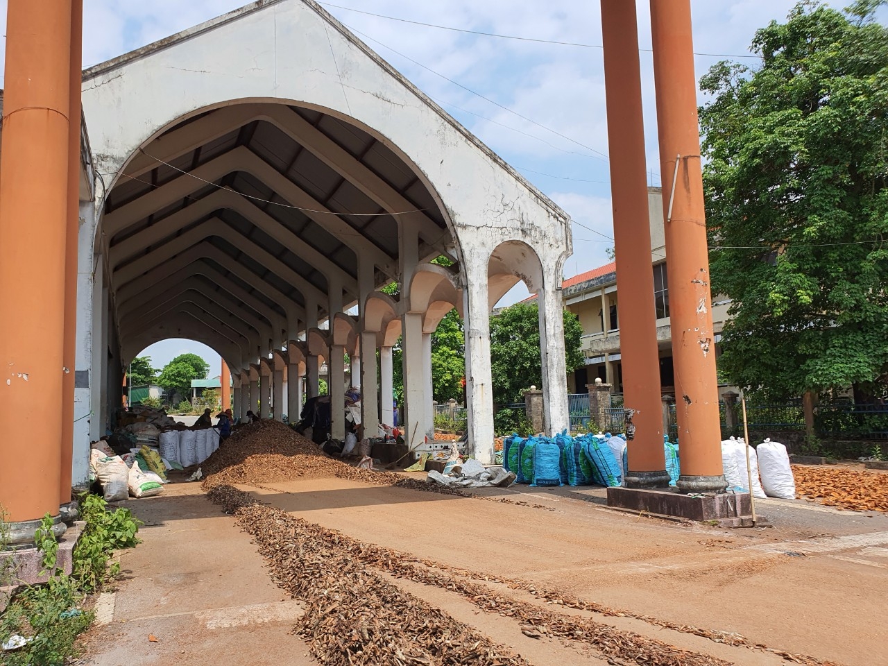 Giải tỏa cổng B Khu Kinh tế - Thương mại đặc biệt Lao Bảo: Tại sao không?