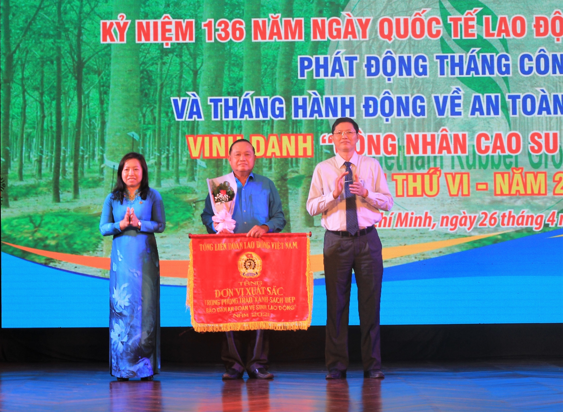 Công đoàn Cao su Việt Nam tổ chức nhiều hoạt động thiết thực trong Tháng Công nhân Công đoàn Cao su Việt Nam tổ chức nhiều hoạt động thiết thực trong Tháng Công nhân