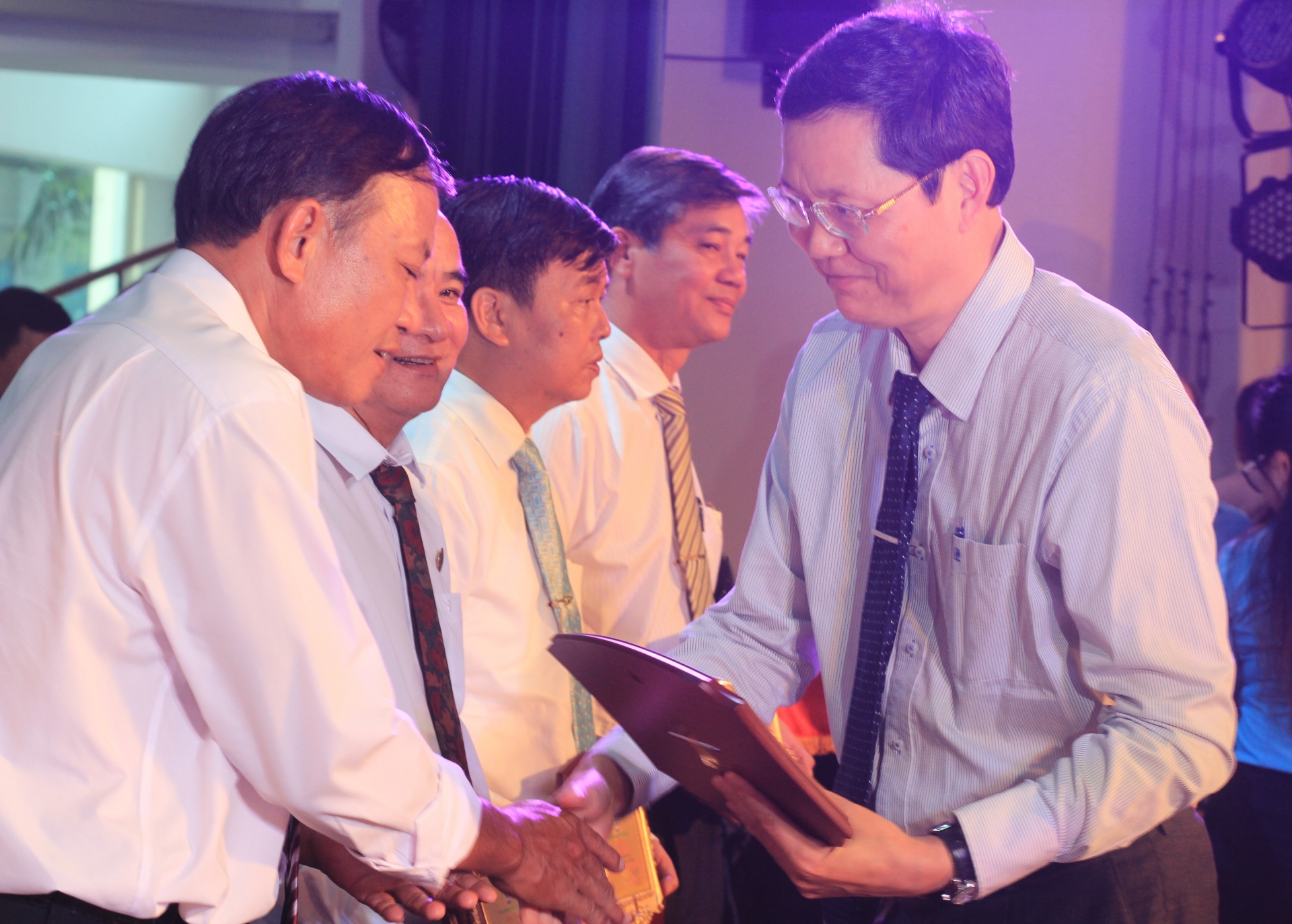 Công đoàn Cao su Việt Nam tổ chức nhiều hoạt động thiết thực trong Tháng Công nhân Công đoàn Cao su Việt Nam tổ chức nhiều hoạt động thiết thực trong Tháng Công nhân