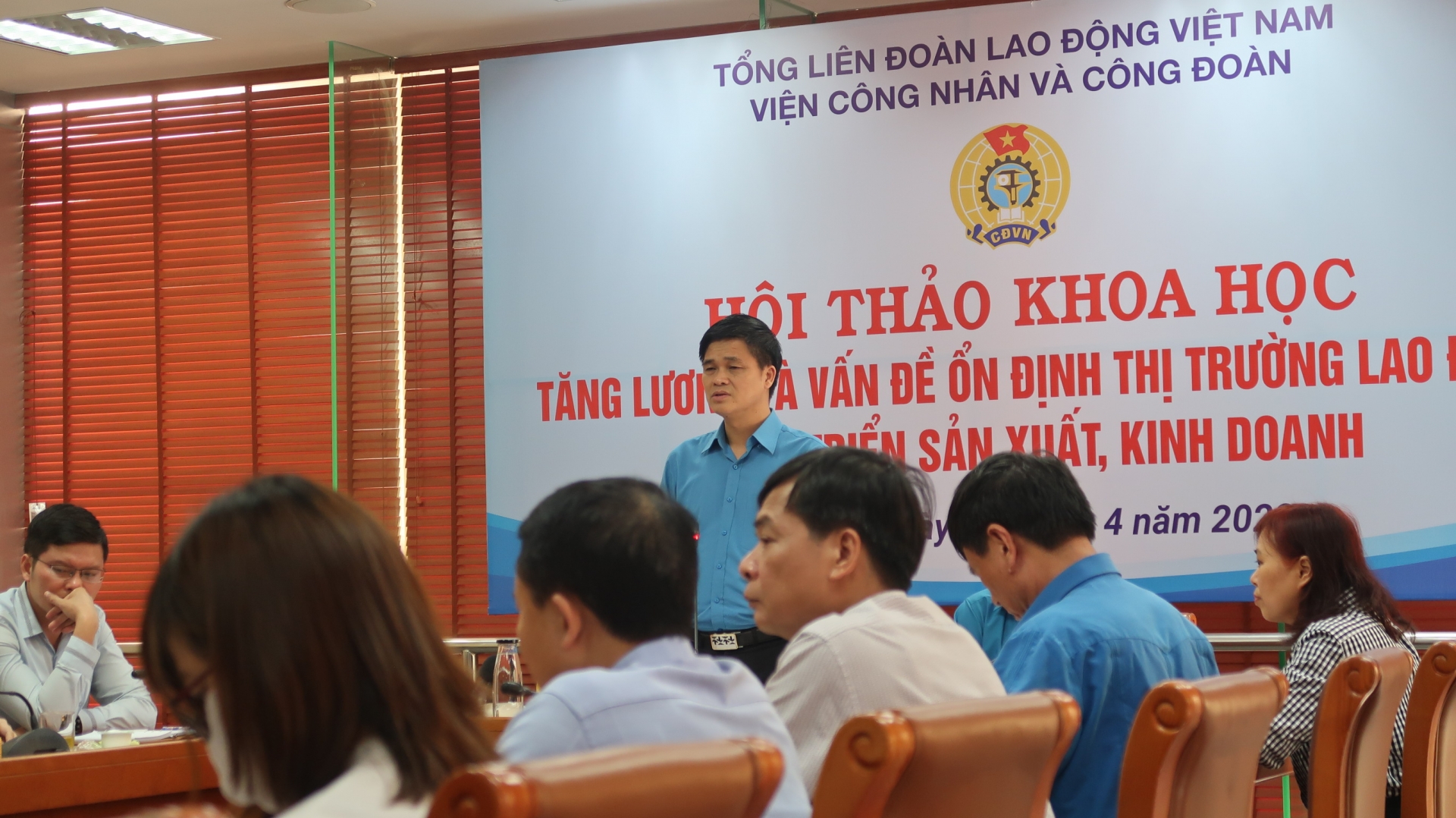 72% công nhân được hỏi cho biết không muốn cho con làm công nhân