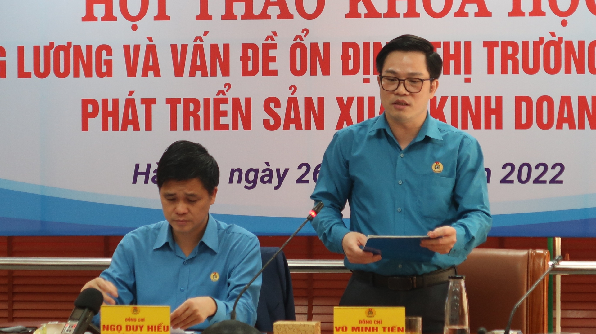 72% công nhân được hỏi cho biết không muốn cho con làm công nhân