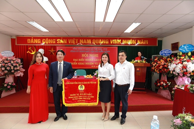 Thu nhập của sĩ quan, thuyền viên năm 2021 tăng 30%