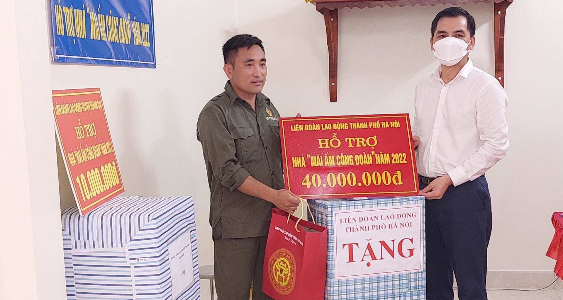Trao nhà “Mái ấm Công đoàn” nhân dịp Tháng Công nhân