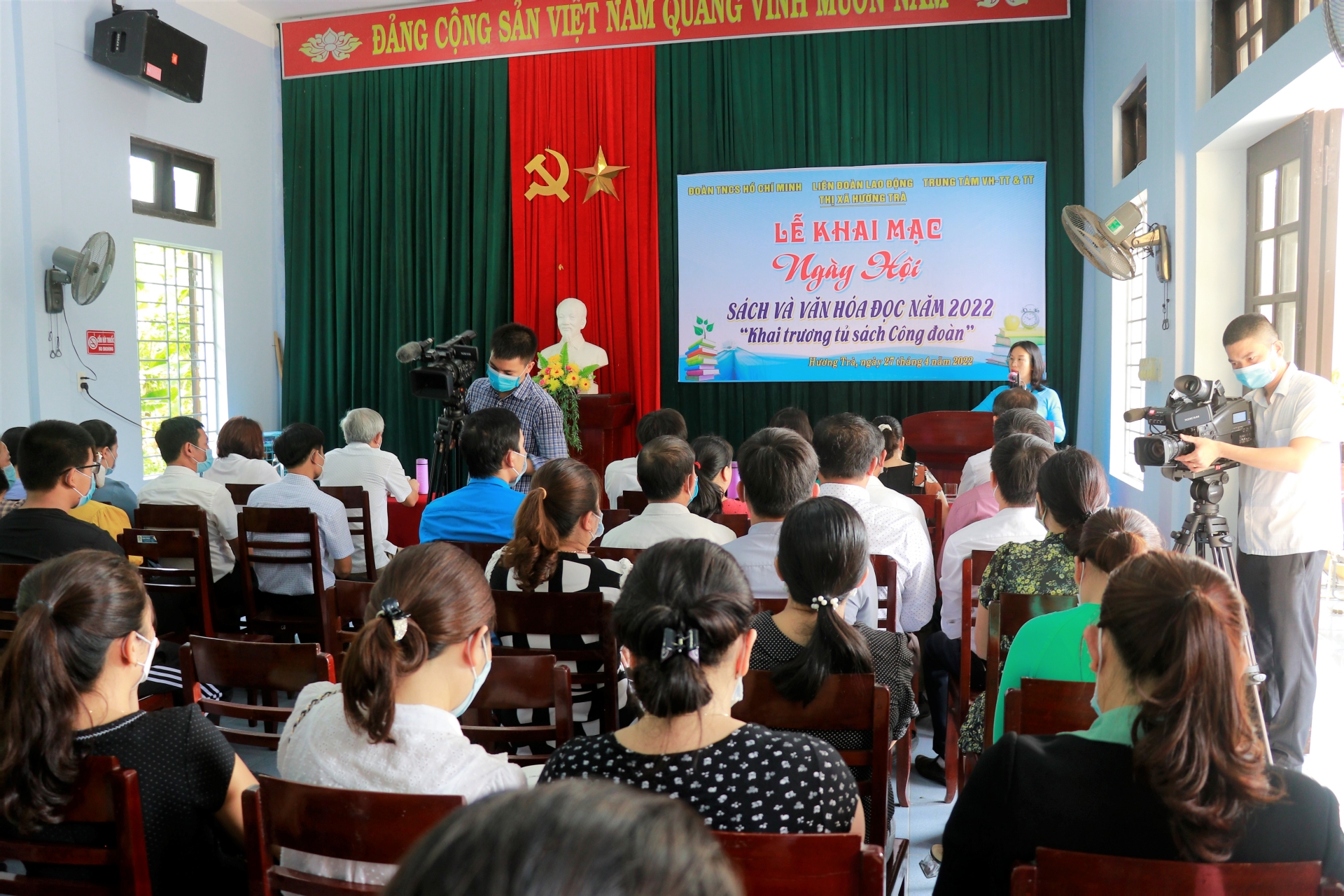 LĐLĐ Hương Trà: Khai trương Tủ sách Công đoàn