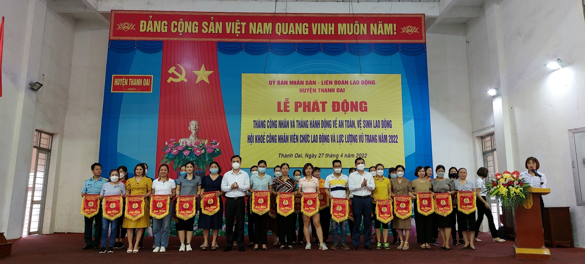 Tổ chức Hội khoẻ nhân dịp Tháng công nhân