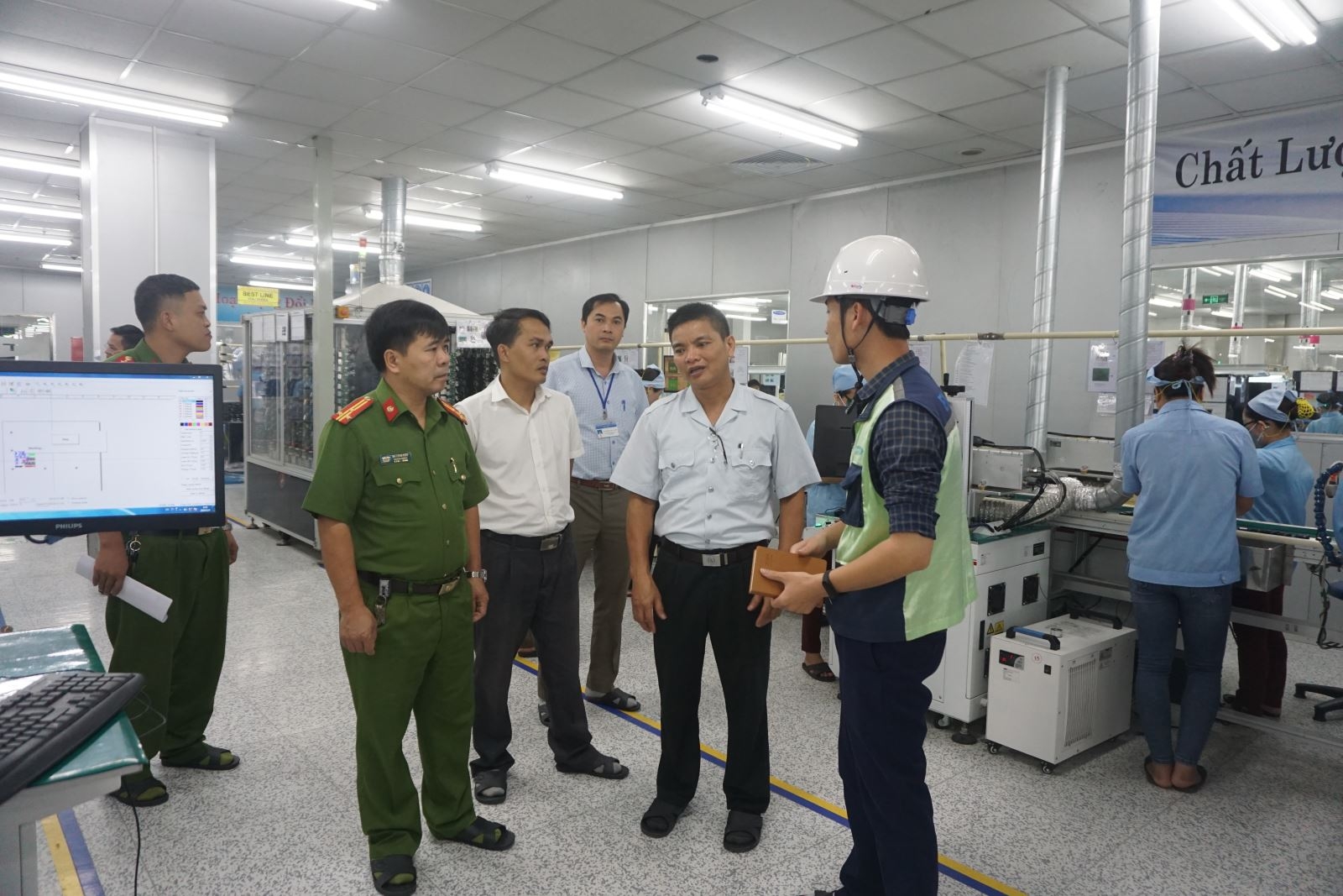 Tất cả vì tính mạng, sức khỏe và an toàn của người lao động Tất cả vì tính mạng, sức khỏe và an toàn của người lao động