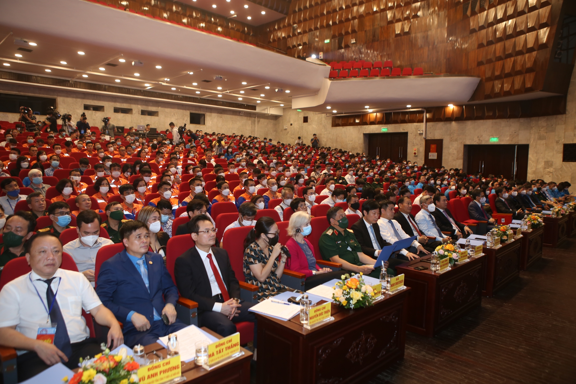 “Công nhân Việt Nam: Tiên phong, sáng tạo, trách nhiệm, an toàn, thích ứng