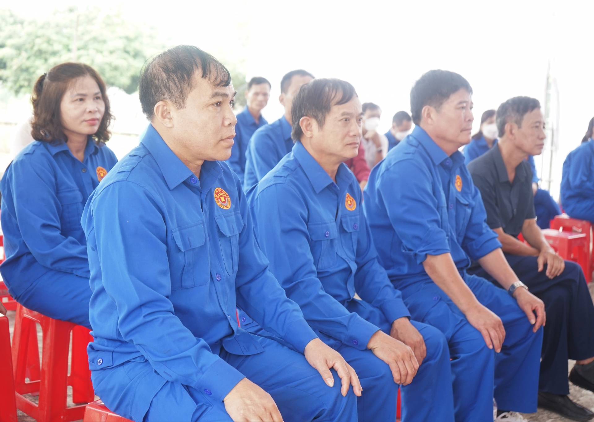 Công đoàn Viên chức Nghệ An phát động tháng Công nhân Người lao động hài lòng khi được tư vấn chế độ BHXH và chăm sóc sức khỏe hậu Covid-19