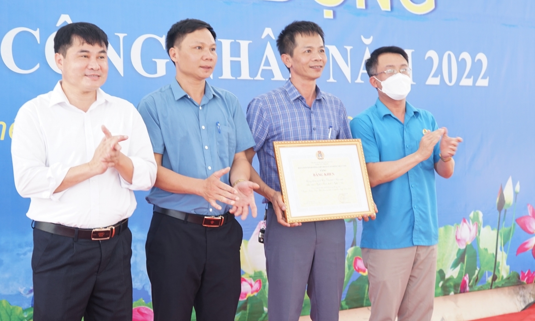 Người lao động hài lòng khi được tư vấn chế độ BHXH và chăm sóc sức khỏe hậu Covid-19 Người lao động hài lòng khi được tư vấn chế độ BHXH và chăm sóc sức khỏe hậu Covid-19