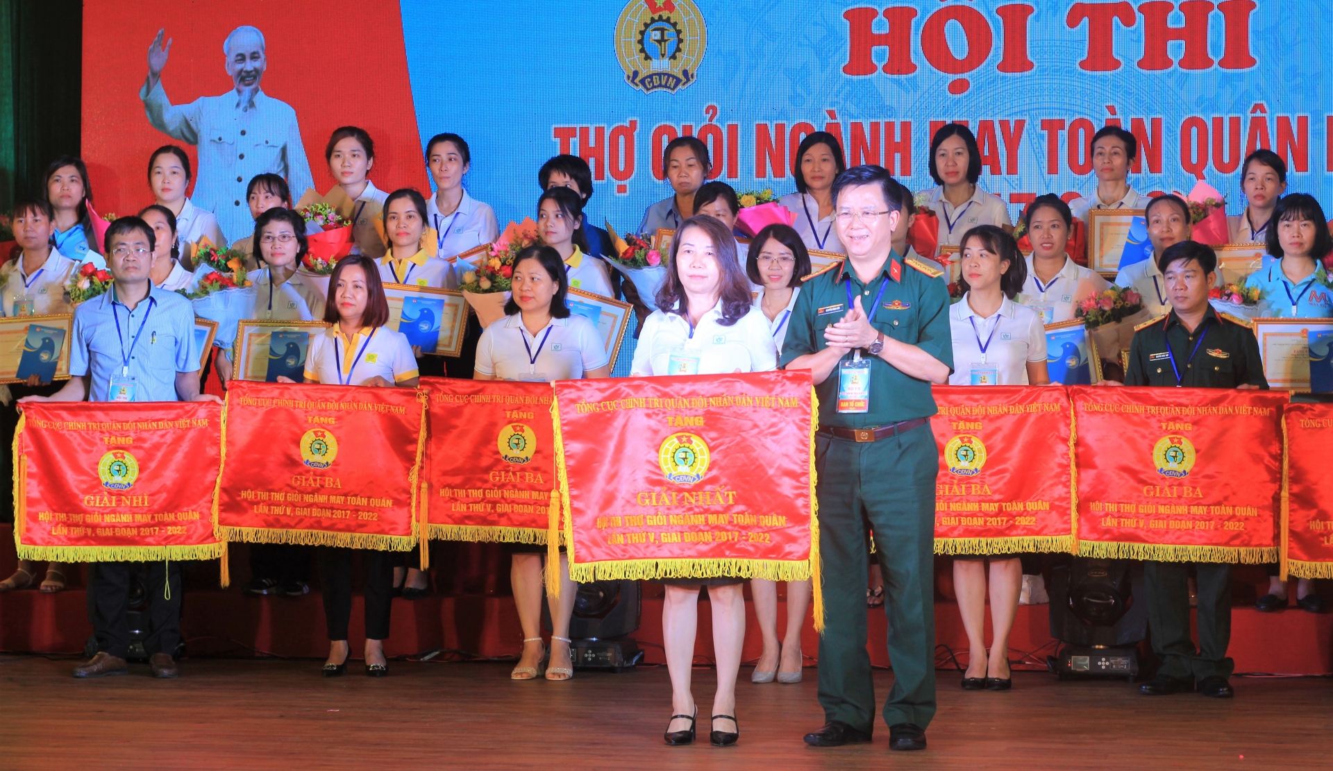 Hội thi Thợ giỏi ngành May toàn quân: Đội ngũ thợ giỏi ngày càng được trẻ hóa