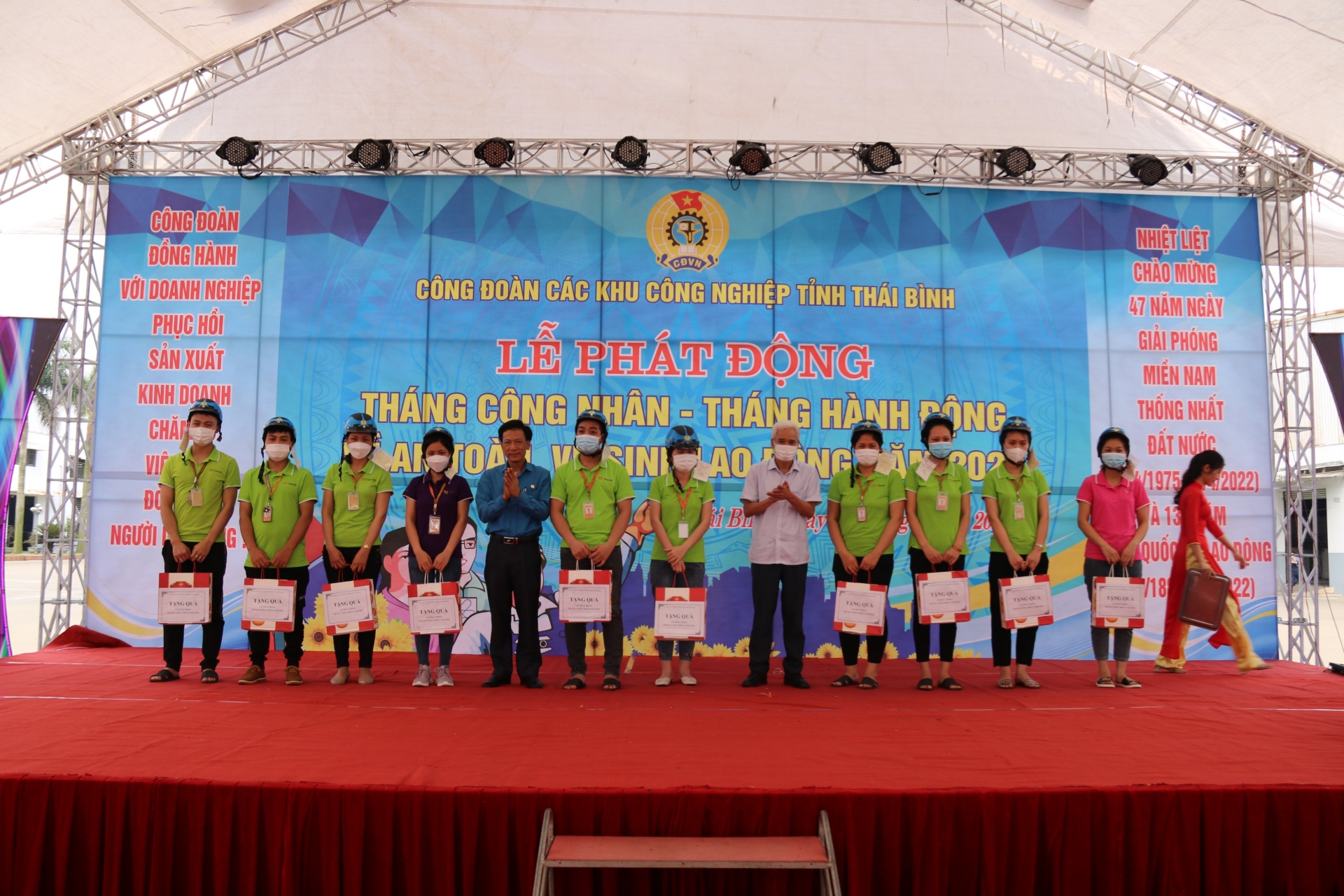 Hưởng ứng Tháng Công nhân với tinh thần trách nhiệm và quyết tâm cao nhất