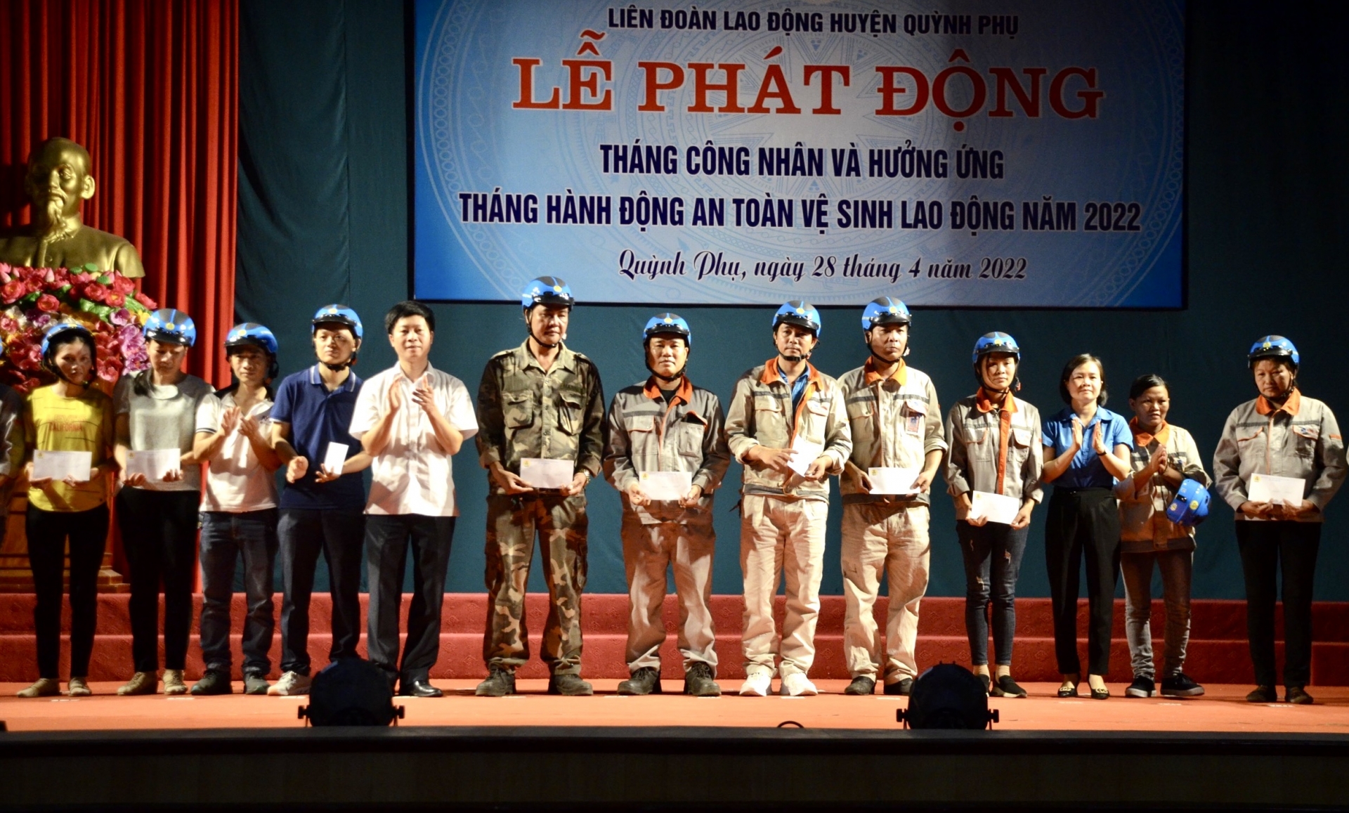 Hưởng ứng Tháng Công nhân với tinh thần trách nhiệm và quyết tâm cao nhất