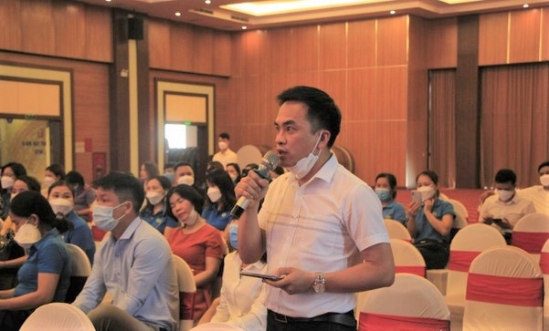 Gặp gỡ, đối thoại giữa người đứng đầu địa phương với cán bộ, đoàn viên, người lao động. Nghệ An: Lãnh đạo thị xã Hoàng Mai đối thoại với người lao động