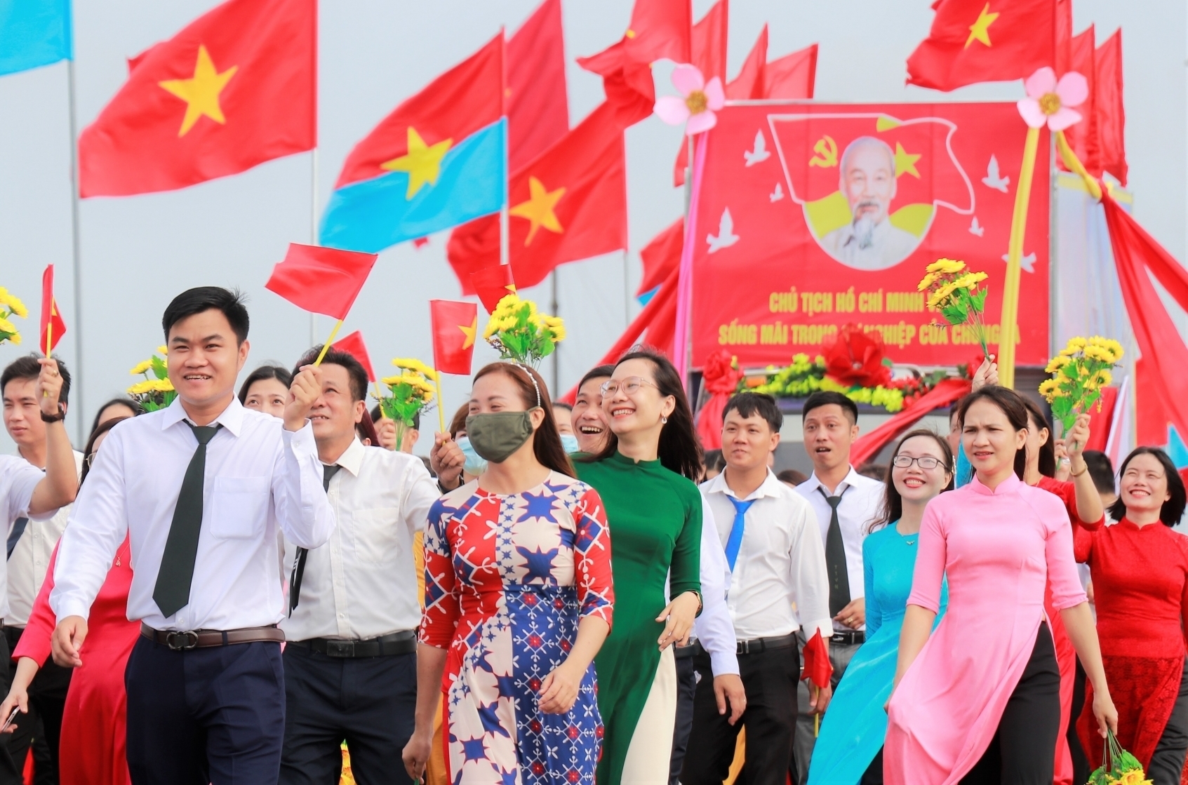 Tinh thần Ngày Quốc tế Lao động: Bất diệt và không ngừng đổi mới Tinh thần Ngày Quốc tế Lao động: Bất diệt và không ngừng đổi mới