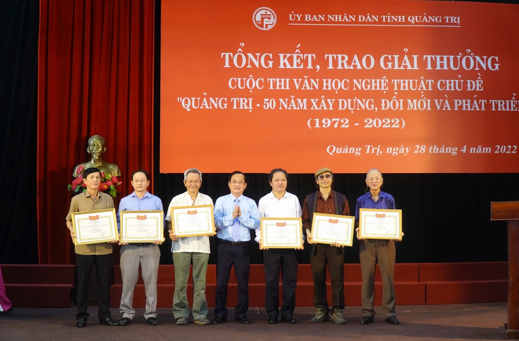 Quảng Trị - 50 năm xây dựng, đổi mới và phát triển trong lĩnh vực văn học - nghệ thuật Quảng Trị - 50 năm xây dựng, đổi mới và phát triển trong lĩnh vực văn học - nghệ thuật