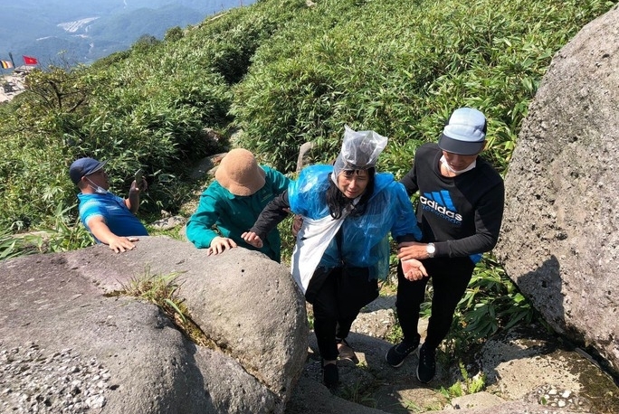 Người về từ vực sâu