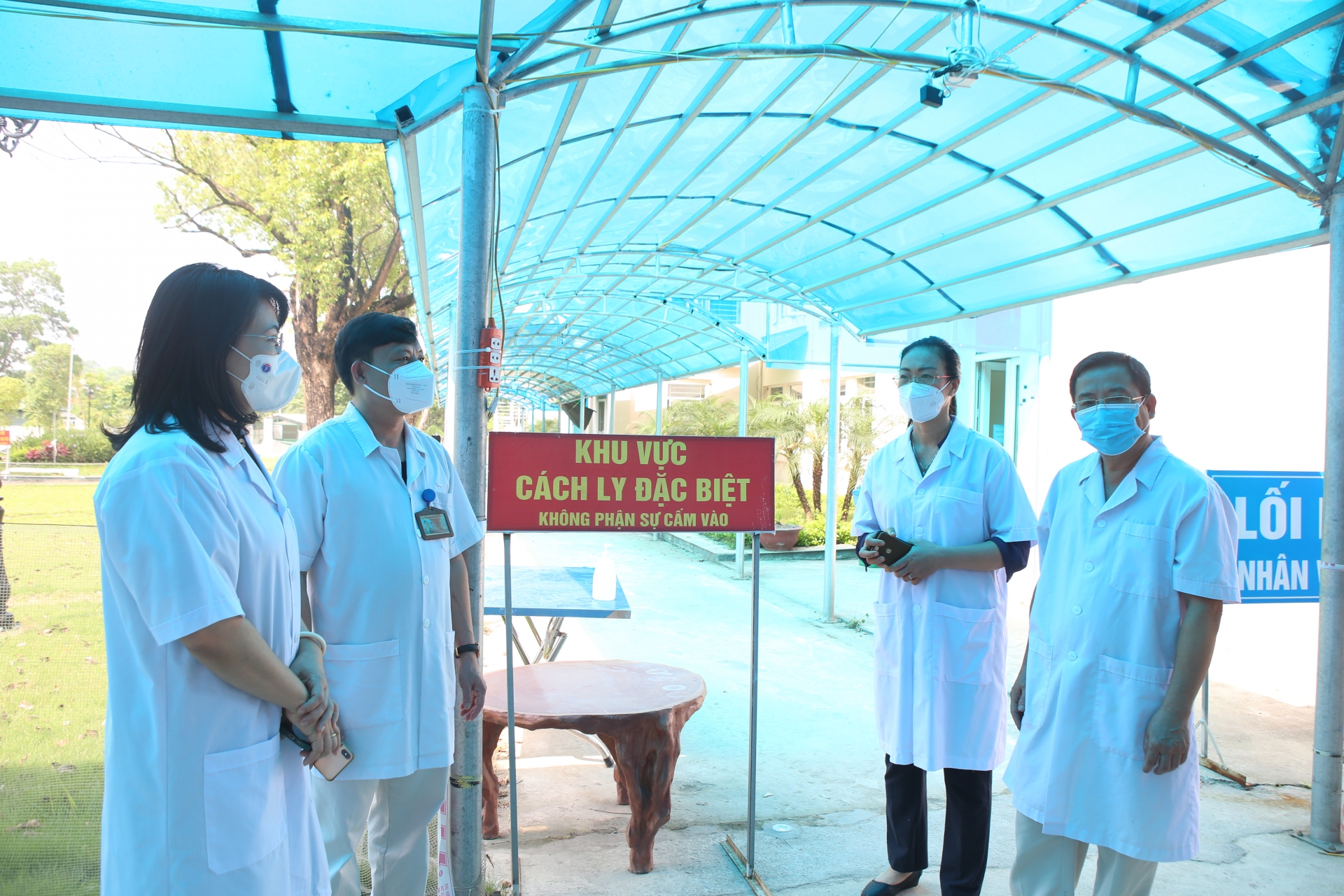 Trao quà cho người lao động mắc bệnh nghề nghiệp có hoàn cảnh khó khăn