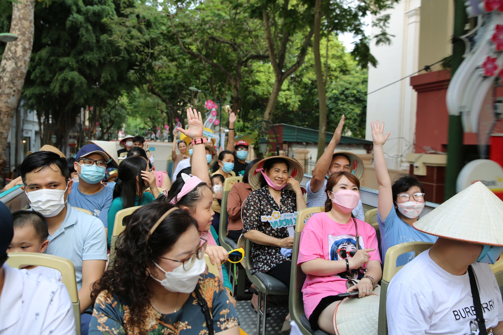 Trải nghiệm miễn phí xe bus 2 tầng xuyên Việt cùng BIDV Trải nghiệm miễn phí xe bus 2 tầng xuyên Việt cùng BIDV