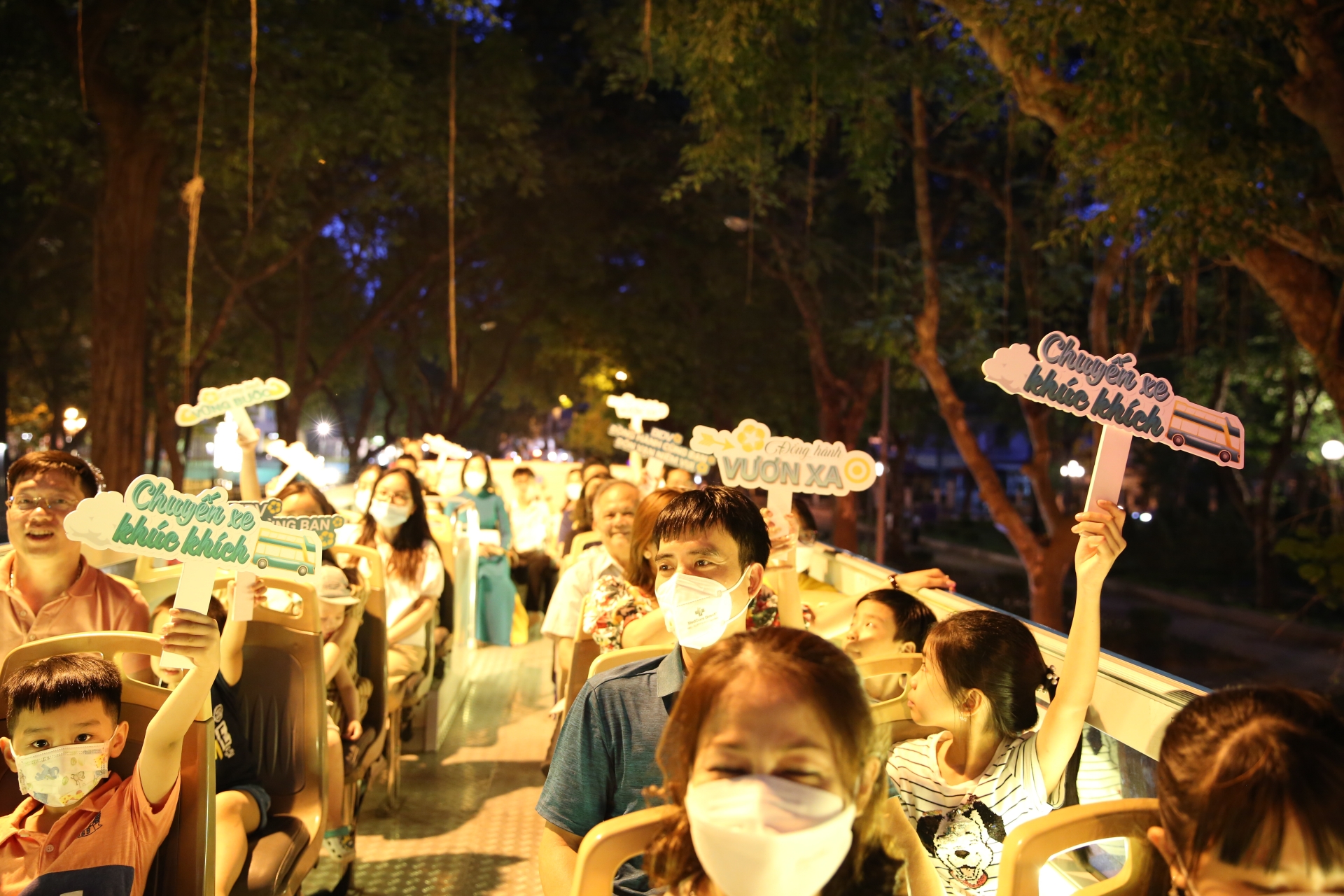 Trải nghiệm miễn phí xe bus 2 tầng xuyên Việt cùng BIDV Trải nghiệm miễn phí xe bus 2 tầng xuyên Việt cùng BIDV