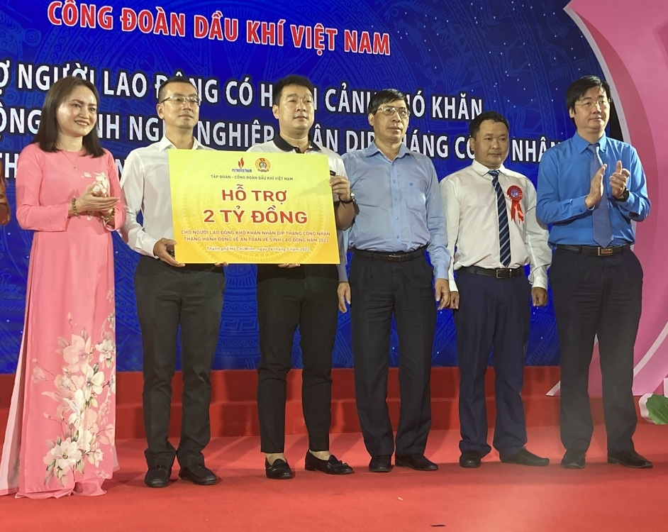 Công đoàn Dầu khí Việt Nam: Tôn vinh, hỗ trợ đoàn viên khó khăn trong Tháng công nhân Công đoàn Dầu khí Việt Nam: Tôn vinh, hỗ trợ đoàn viên khó khăn trong Tháng công nhân