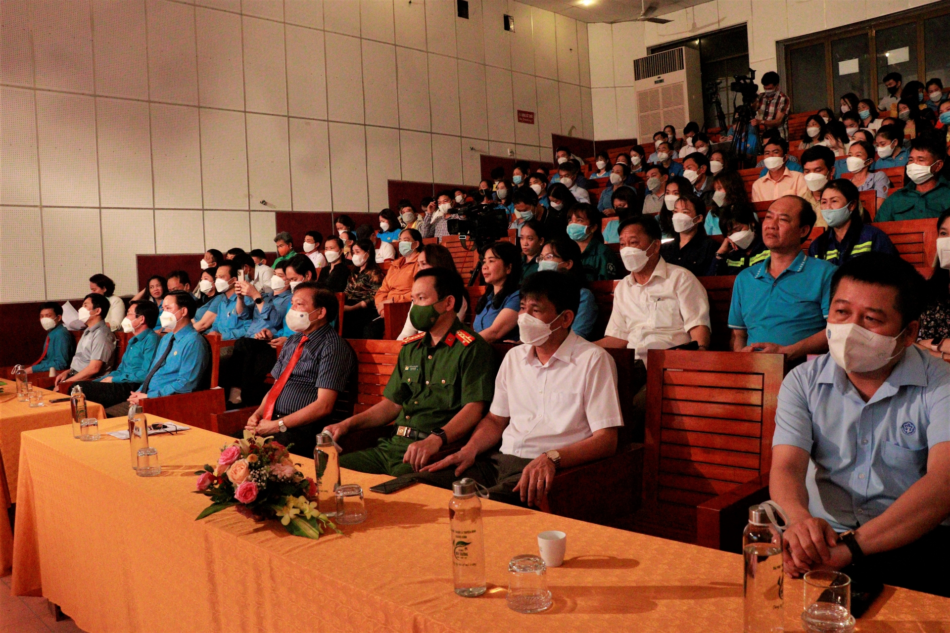 LĐLĐ tỉnh Quảng Bình hưởng ứng Tháng Hành động về ATVSLĐ và Tháng Công nhân