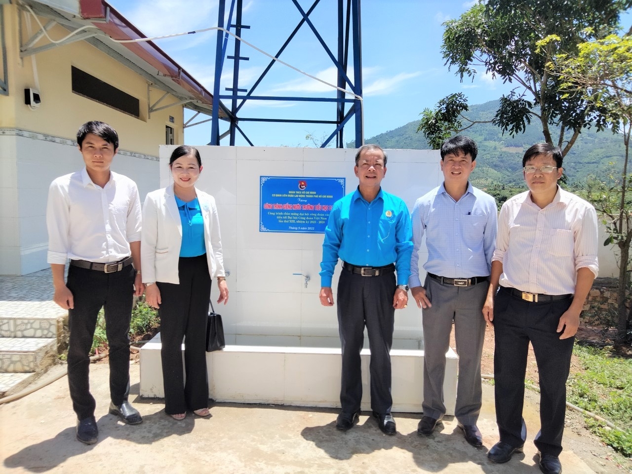 Lâm Đồng: Đem niềm vui có nhà để ở và nước sạch để dùng đến đoàn viên, người lao động LĐLĐ Lâm Đồng: Đem niềm vui có nhà để ở, có nước sạch để dùng đến với đoàn viên, NLĐ