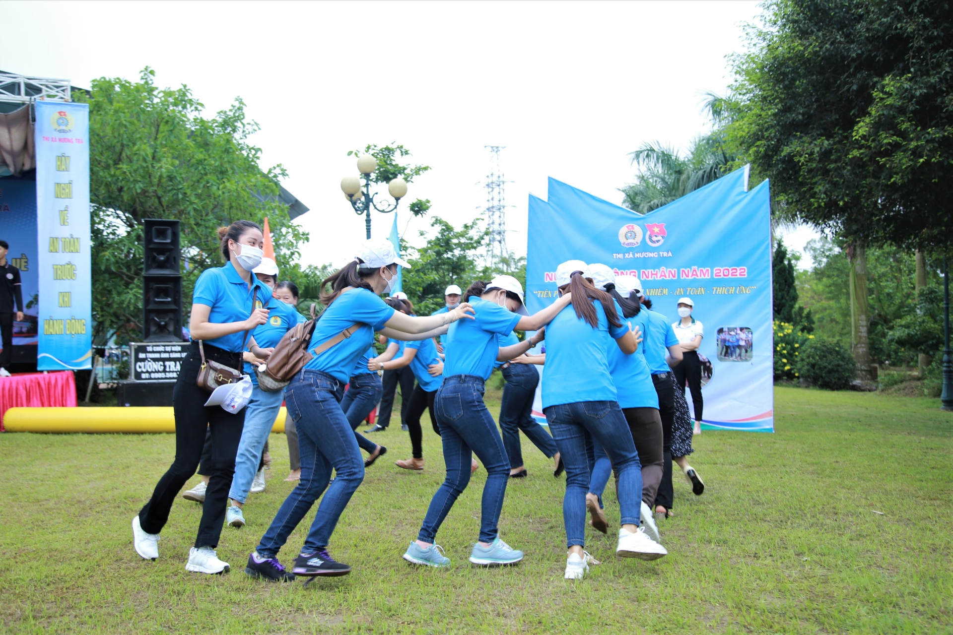 Sôi nổi Ngày hội công nhân thị xã Hương Trà (Thừa Thiên Huế)