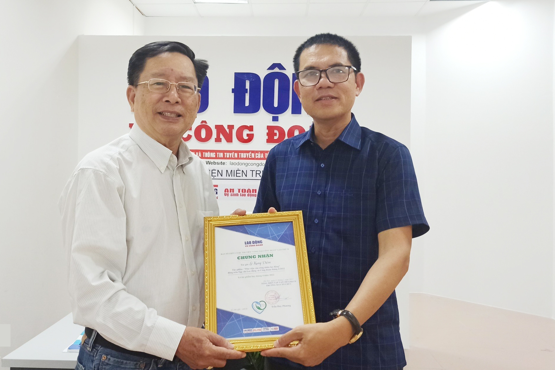 Trao giải tháng 3 và tháng 4/2022 Cuộc thi viết "Vòng tay Công đoàn" lần thứ II Trao giải tháng 3 và tháng 4/2022 Cuộc thi viết "Vòng tay Công đoàn" lần thứ II