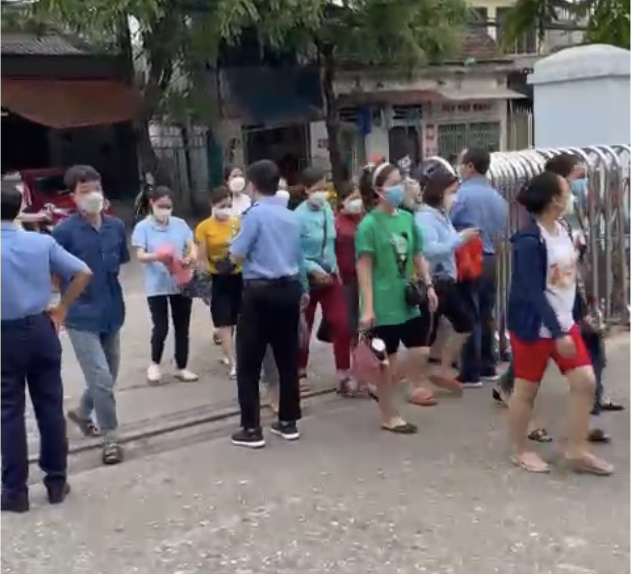 undefined Công nhân Công ty Viet Pacific đã trở lại làm việc