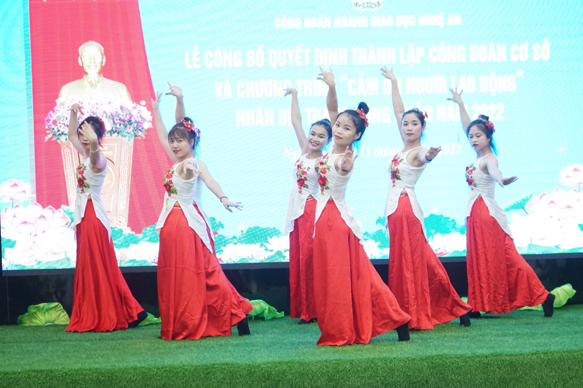 Công đoàn ngành Giáo dục Nghệ An thành lập công đoàn cơ sở, kết nạp 178 đoàn viên