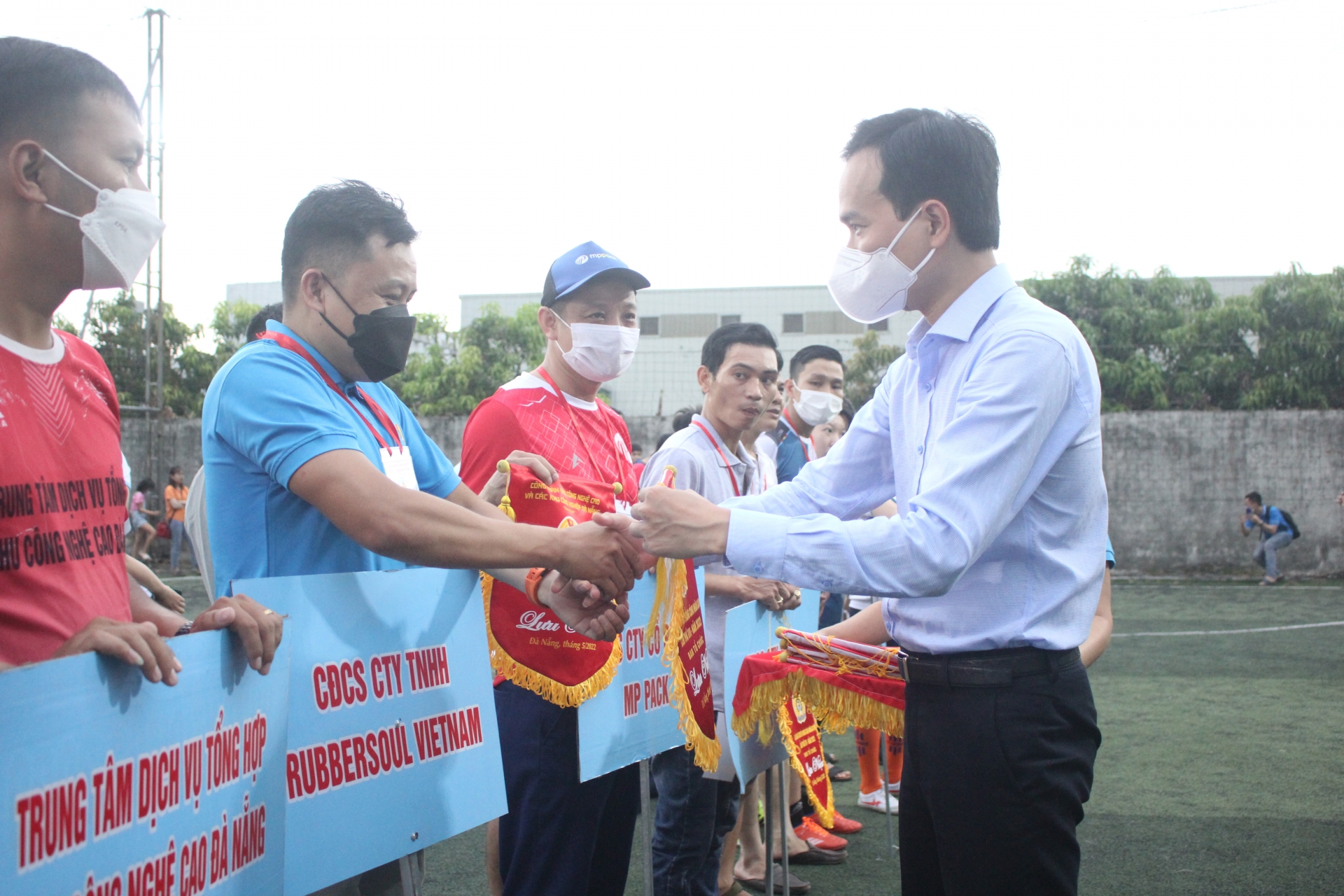 Tưng bừng khai mạc giải bóng đá cho công nhân, người lao động KCN Đà Nẵng