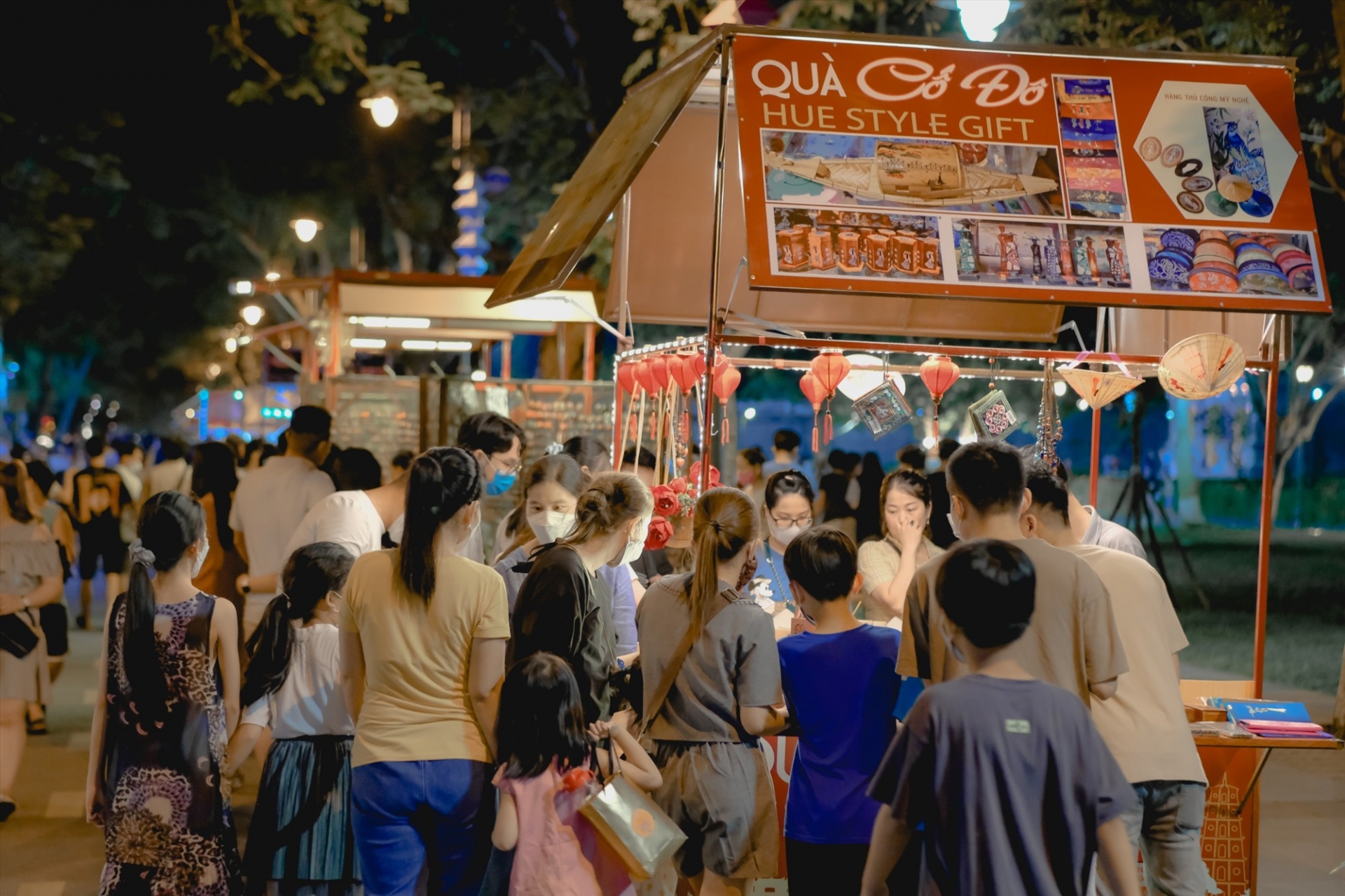 Ấn tượng Phố đêm Hoàng thành Huế