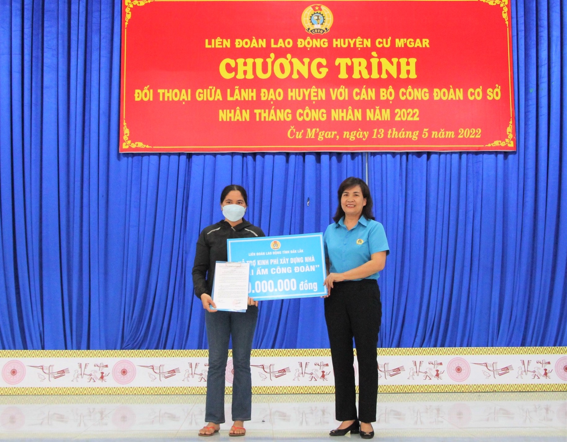 Đắk Lắk: đối thoại giữa lãnh đạo huyện với cán bộ công đoàn cơ sở