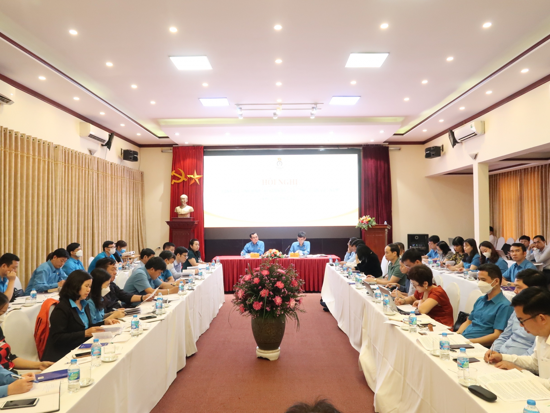 Hội nghị đánh giá tình hình thi hành Điều lệ Công đoàn Việt Nam khu vực phía Bắc Hội nghị đánh giá tình hình thi hành Điều lệ Công đoàn Việt Nam khu vực phía Bắc