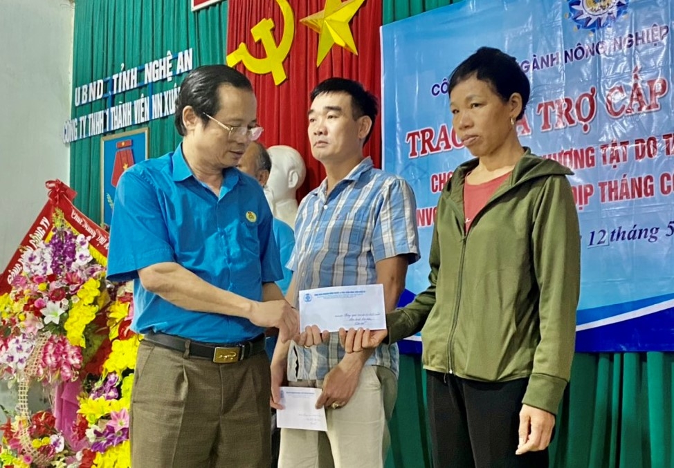 Công đoàn ngành Nông nghiêp và PTNT Nghệ An: Nhiều hoạt động ý nghĩa, thiết thực Công đoàn ngành NN&PTNT Nghệ An tổ chức nhiều hoạt động ý nghĩa để cảm ơn NLĐ