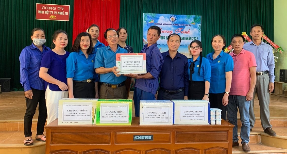 Công đoàn ngành Nông nghiêp và PTNT Nghệ An: Nhiều hoạt động ý nghĩa, thiết thực Công đoàn ngành NN&PTNT Nghệ An tổ chức nhiều hoạt động ý nghĩa để cảm ơn NLĐ