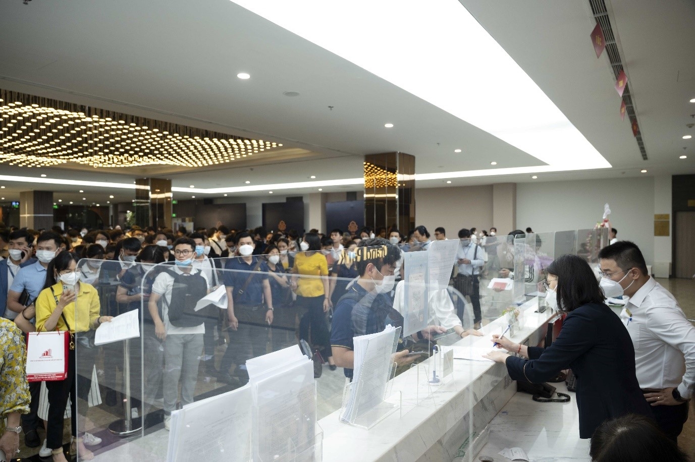 The Beverly Solari tiếp tục gây sốt thị trường với 3 tòa “hoa hậu”