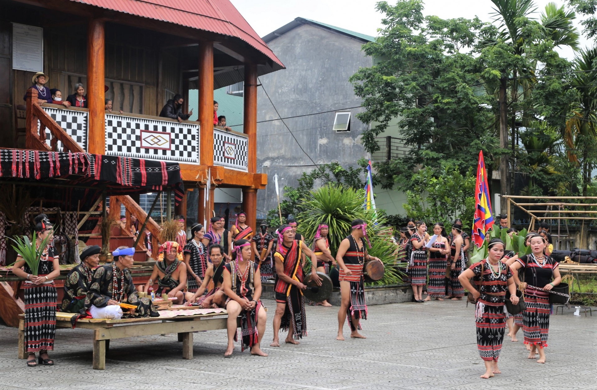 Độc đáo Lễ hội “Mừng lúa mới” của người đồng bào Cơ Tu Độc đáo Lễ hội “Mừng lúa mới” của người đồng bào Cơ Tu